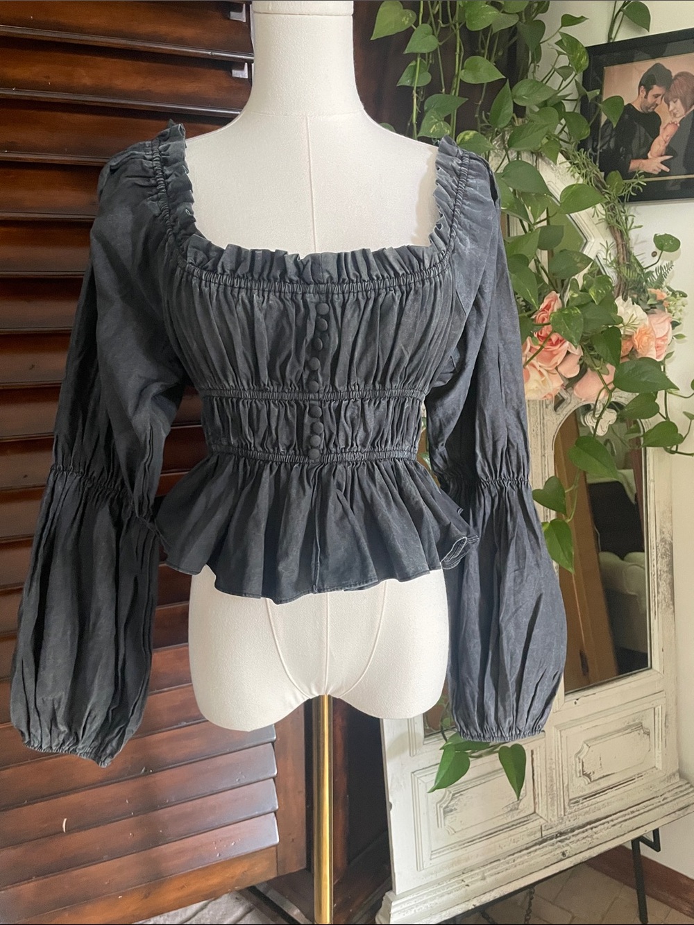 POL Ren Faire Ruched Sexy Fitted Top Medium EUC NWOT Cotton Smocked Romantic - Picture 2 of 9